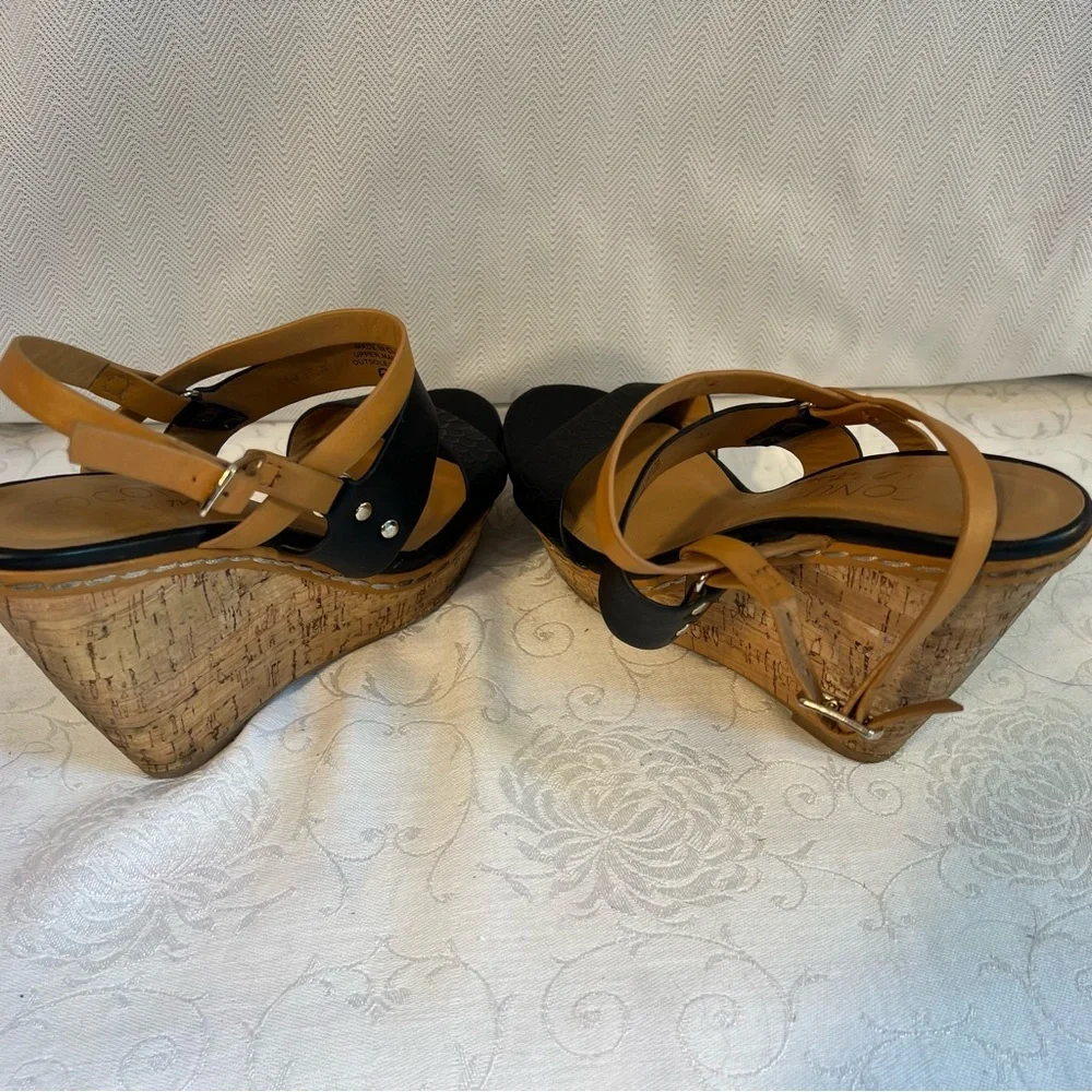 Coconuts by Matisse Black & Tan Wedge Strap Vegan Sandals 6M